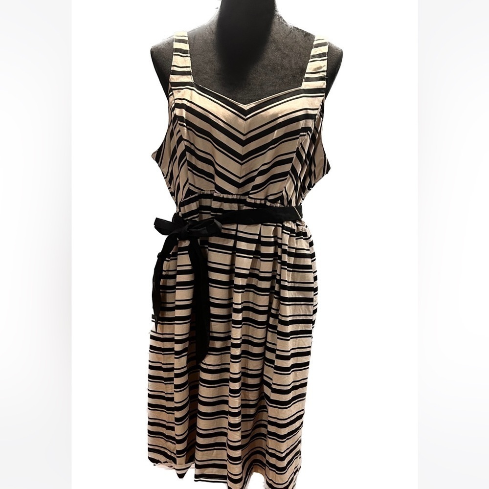 Motherhood Maternity Dress Pre-Pregnancy Size XL Stripes Belted Beige - Picture 2 of 6